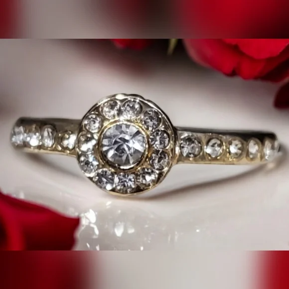 Rhinestone Halo Engagement Ring Pave Solitaire Crystals Goldtone Size 6 3/4 - Picture 3 of 8